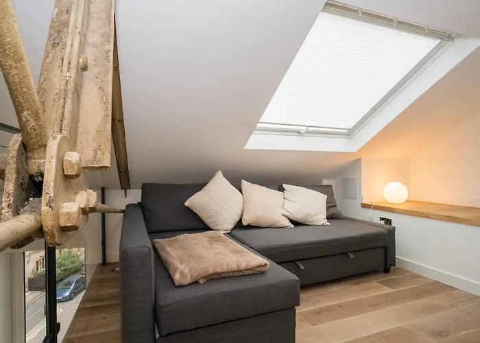 Pass The Keys Stunning 3 Bed Loft Style Apt With Free Parking