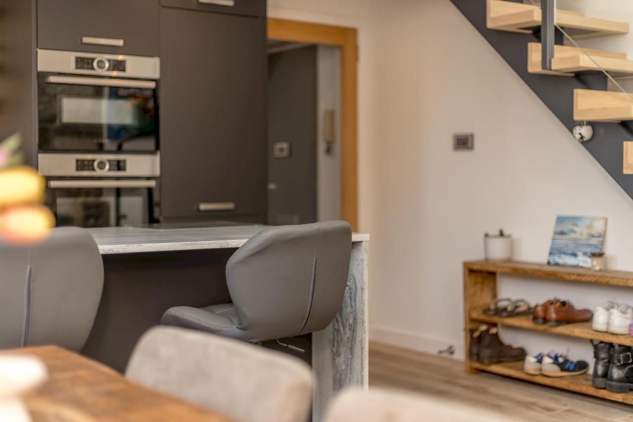 Pass The Keys Stunning 3 Bed Loft Style With Free Parking Edimburgo